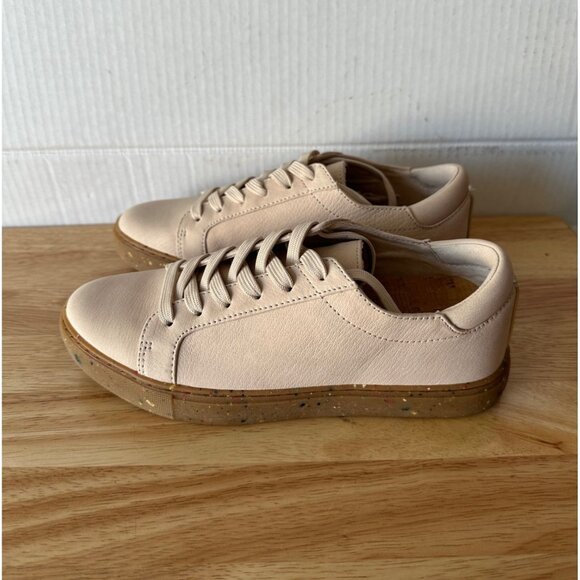 Kenneth Cole Kam Resource Women's Leather Walking Sneakers  Shell  Size 5 Eu 35. - Picture 1 of 14